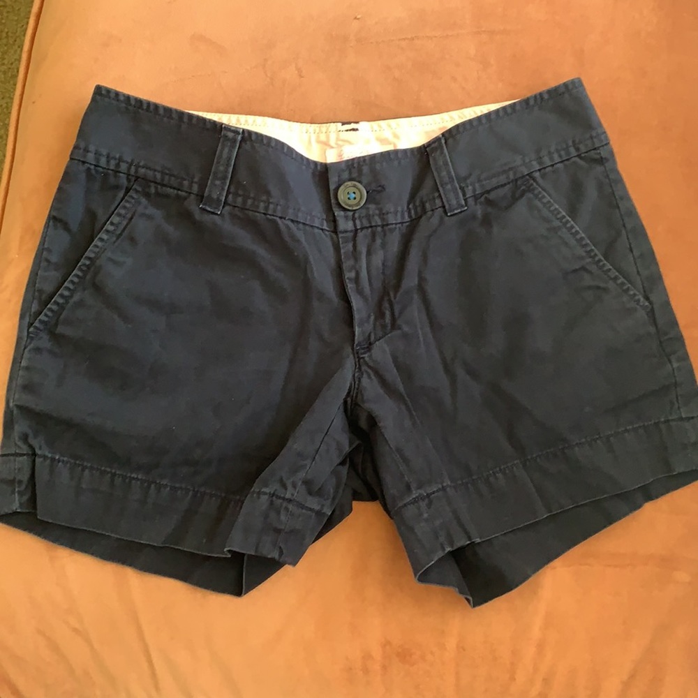 Lilly Pulitzer navy shorts in size 00 - Picture 2 of 6